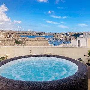 valletta-and-grand-harbour-lookout.qawrahotelsmalta.org/