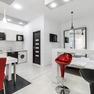 Black And Red Squares Апартаменты Львов
